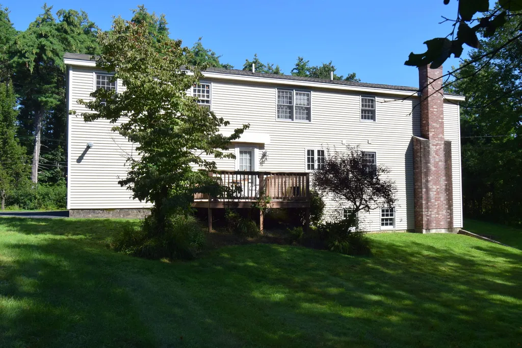 27 Exeter Road Kingston NH 03848