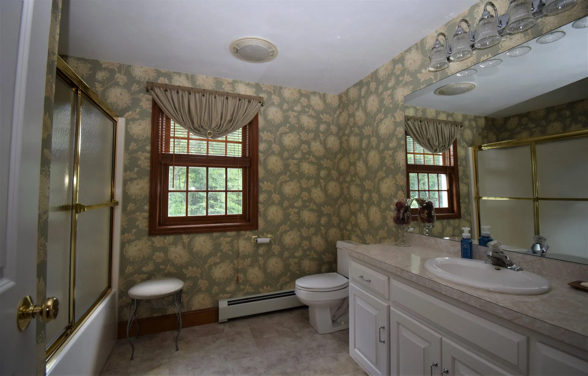 27 Exeter Road Kingston NH 03848