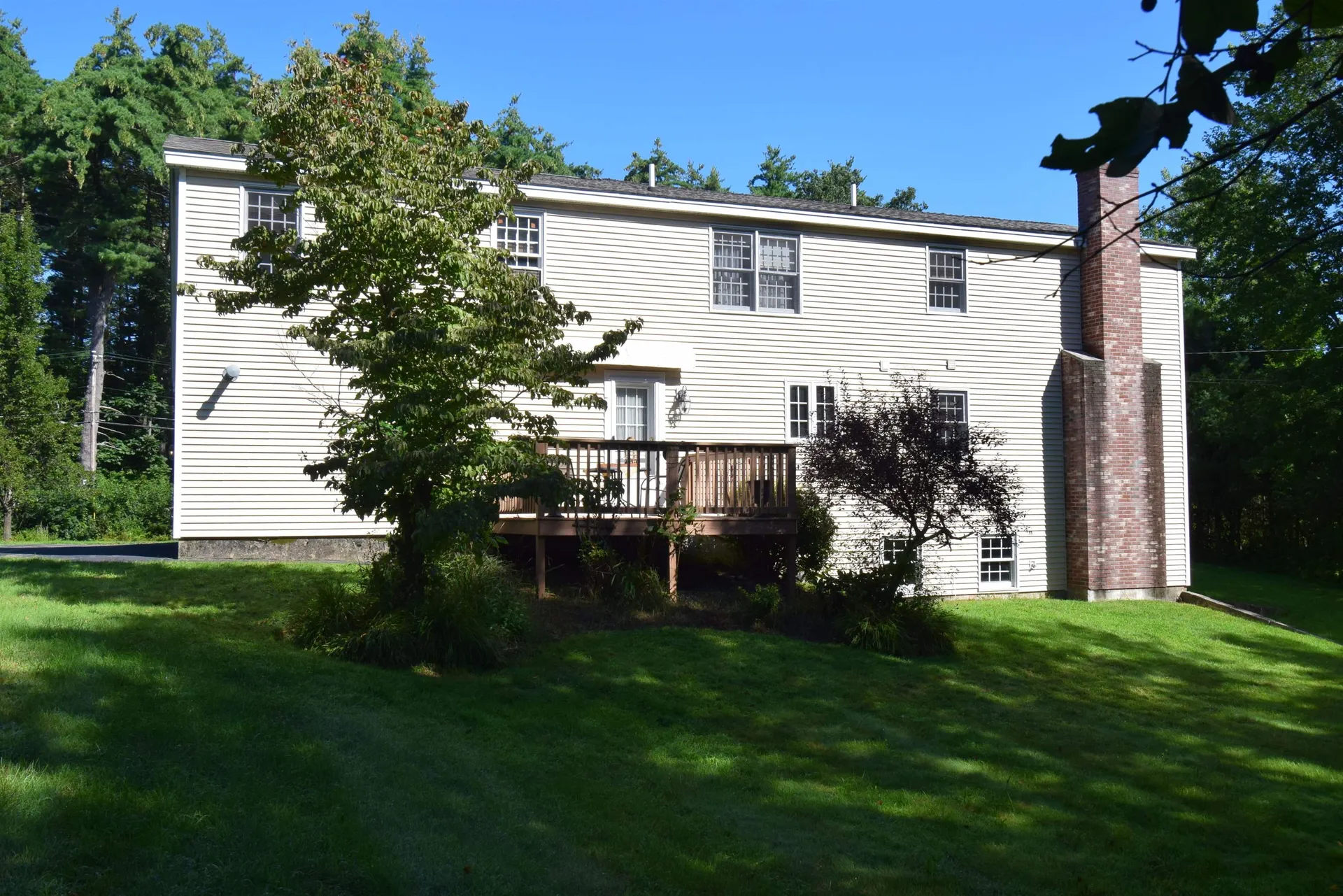 27 Exeter Road Kingston NH 03848