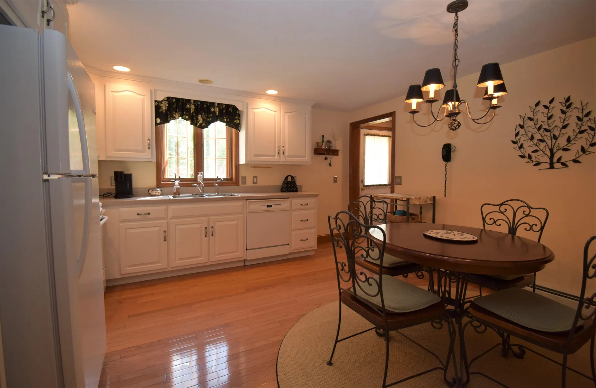 27 Exeter Road Kingston NH 03848