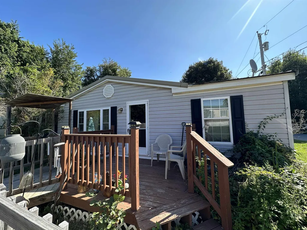 24 Avery Circle Winchester NH 03470