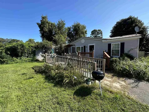 24 Avery Circle Winchester NH 03470