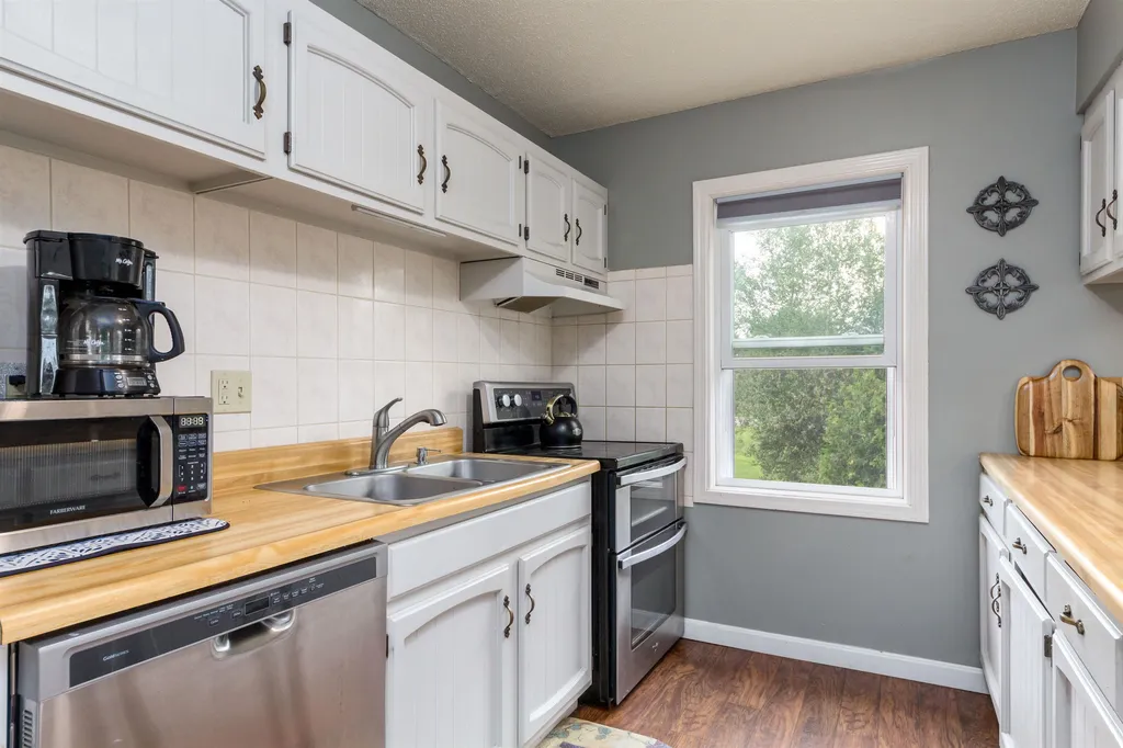 22 Saybrook Road Essex Junction VT 05452
