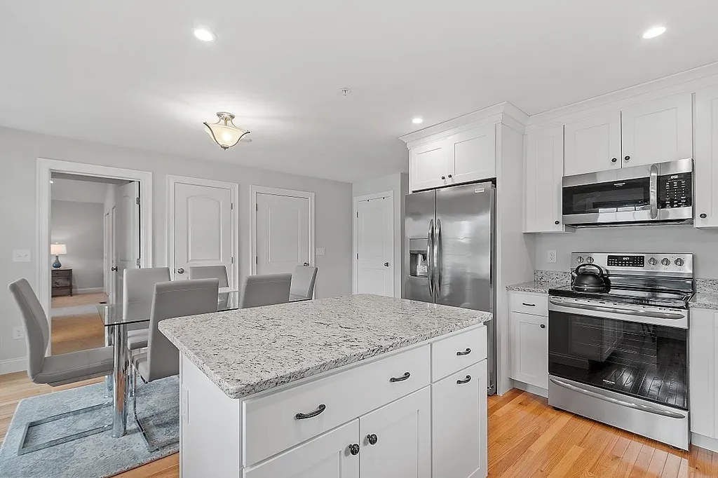 18 Chianti Drive Salem NH 03079