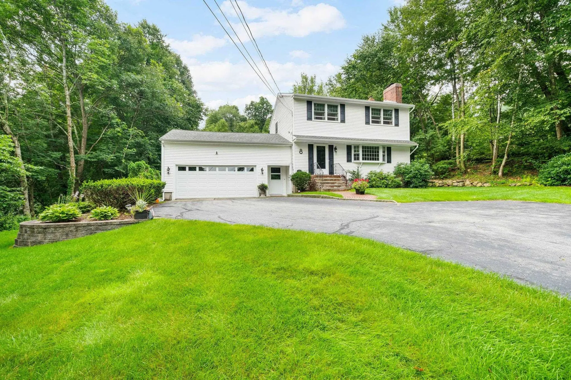 8 Linwood Way Bedford NH 03110-5126