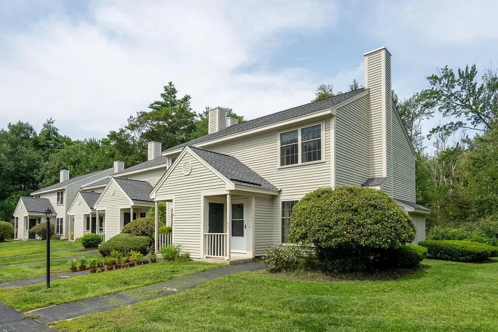 41 Woodland Green Estate Rochester NH 03868