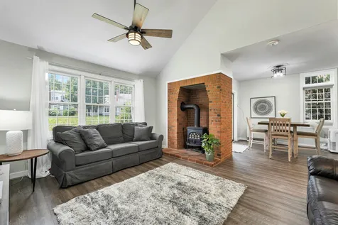 21 Golf View Laconia NH 03246
