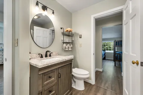 21 Golf View Laconia NH 03246