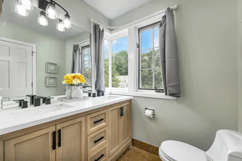21 Golf View Laconia NH 03246