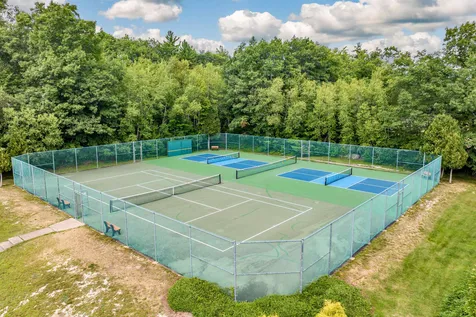 21 Golf View Laconia NH 03246