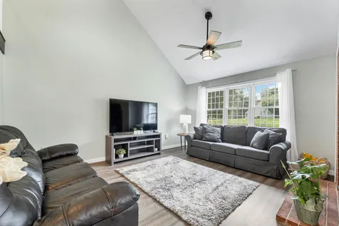 21 Golf View Laconia NH 03246