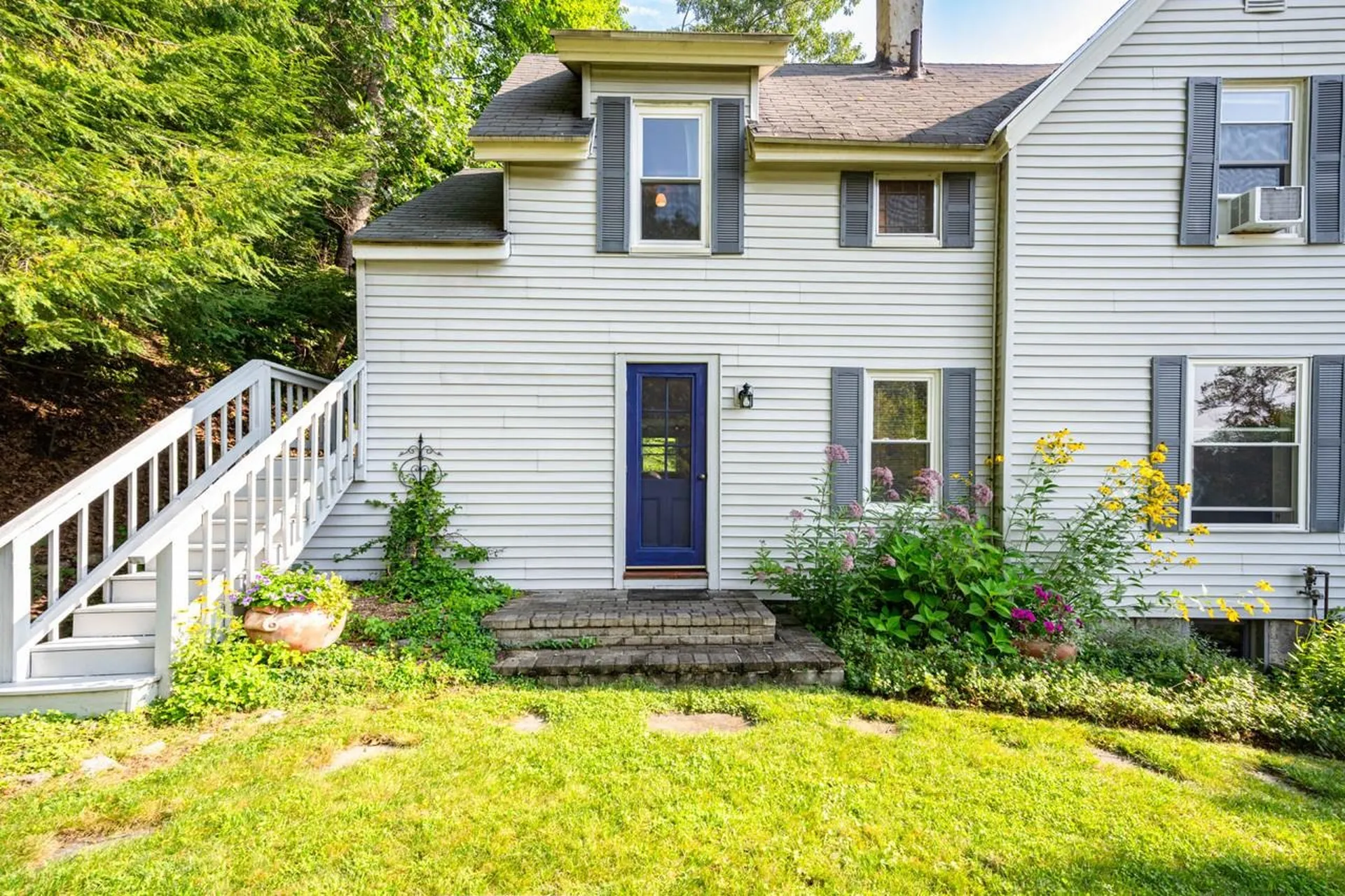 141 Huntress Street Manchester NH 03102