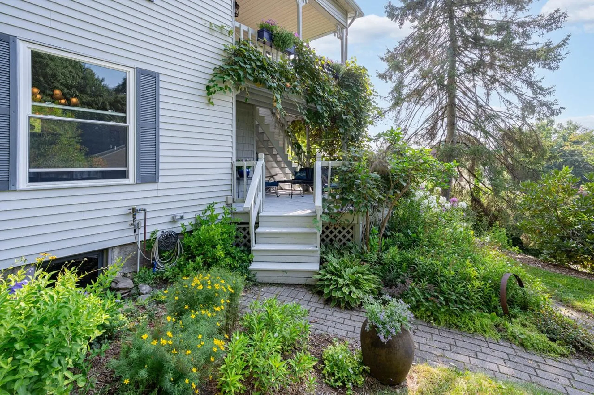 141 Huntress Street Manchester NH 03102