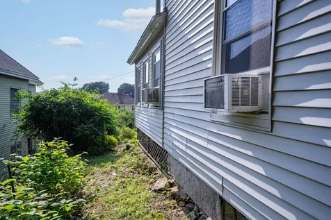 141 Huntress Street Manchester NH 03102