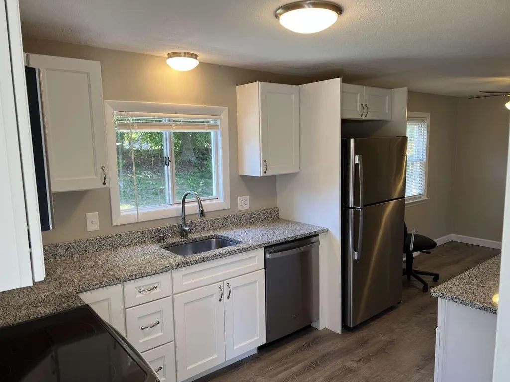 29 Henderson Circle Salem NH 03079