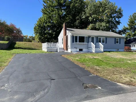29 Henderson Circle Salem NH 03079