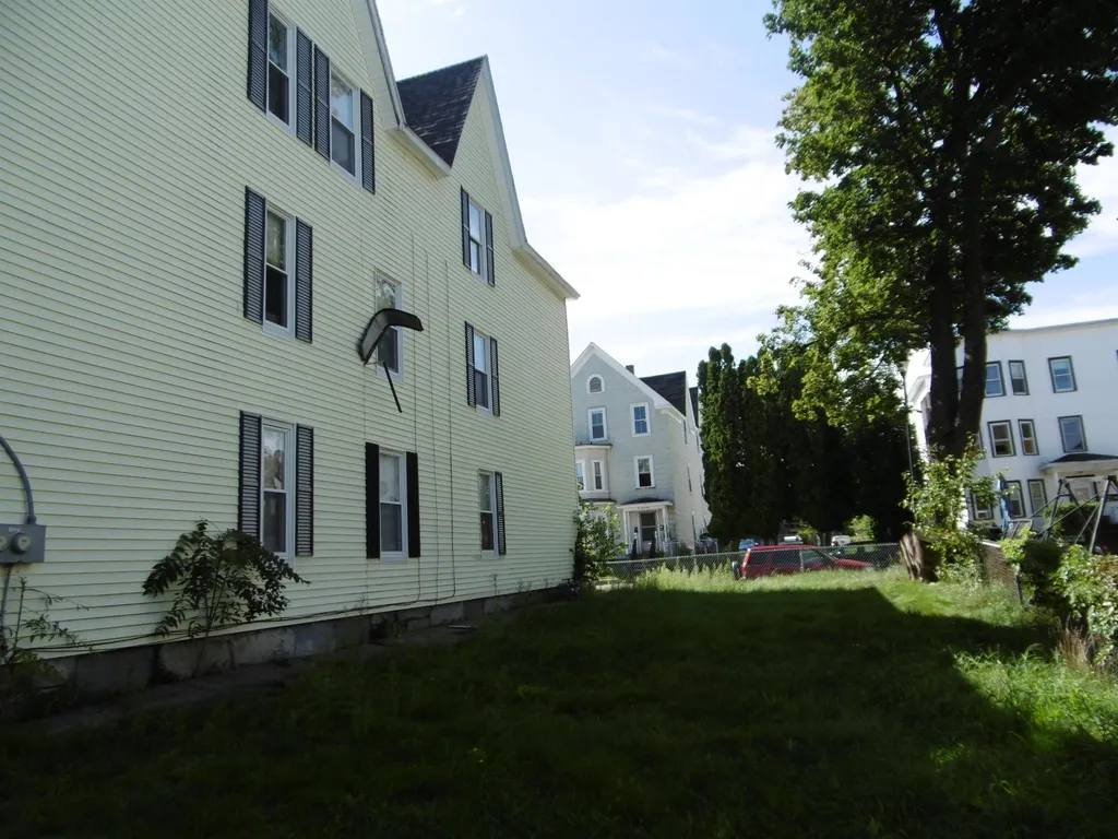 292 Grove Street Manchester NH 03103