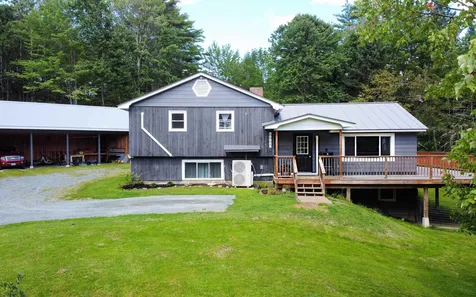 6995 Vt Route 18 Waterford VT 05819
