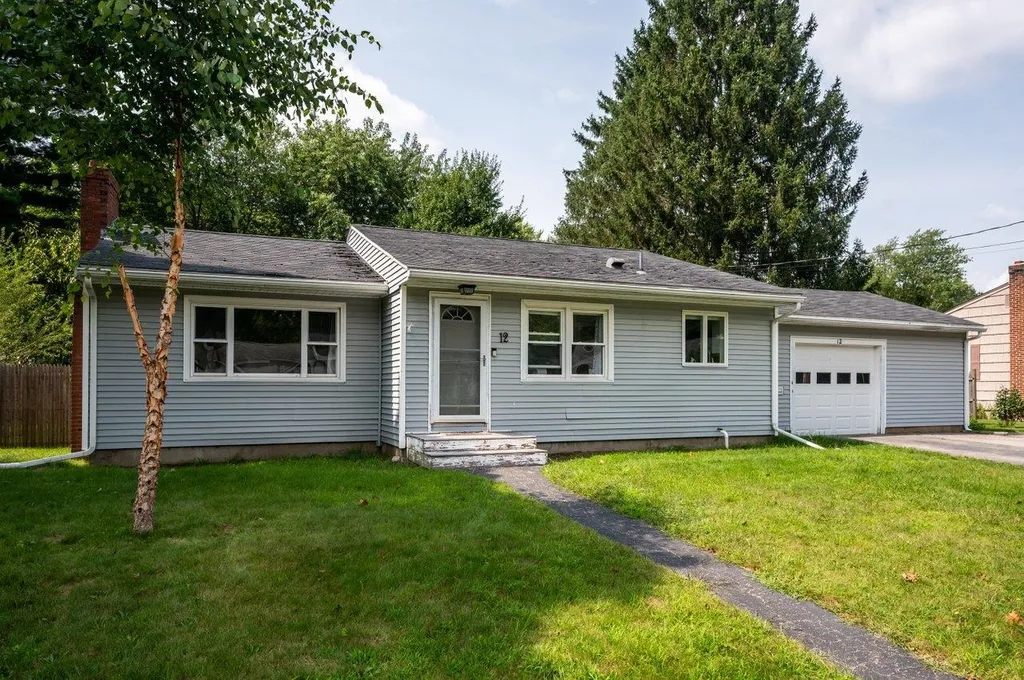 12 Bonnie Drive Exeter NH 03833