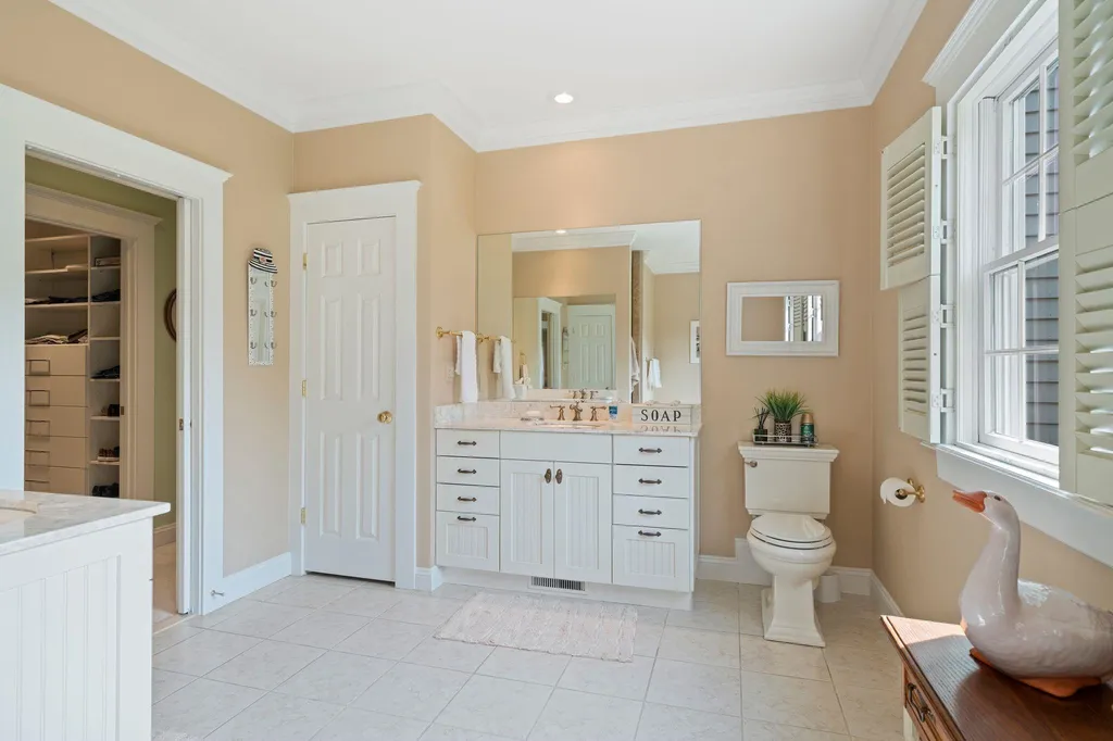 45 Snow Lane New London NH 03257