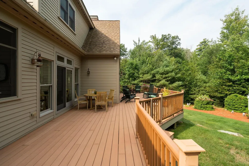 45 Snow Lane New London NH 03257