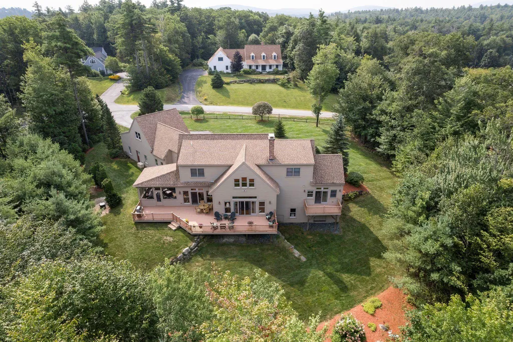 45 Snow Lane New London NH 03257