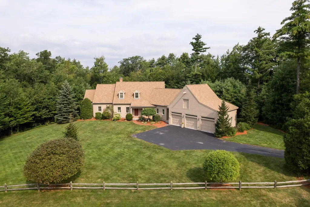 45 Snow Lane New London NH 03257