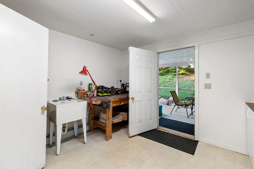 44 Lamprey Village Drive Epping NH 03042