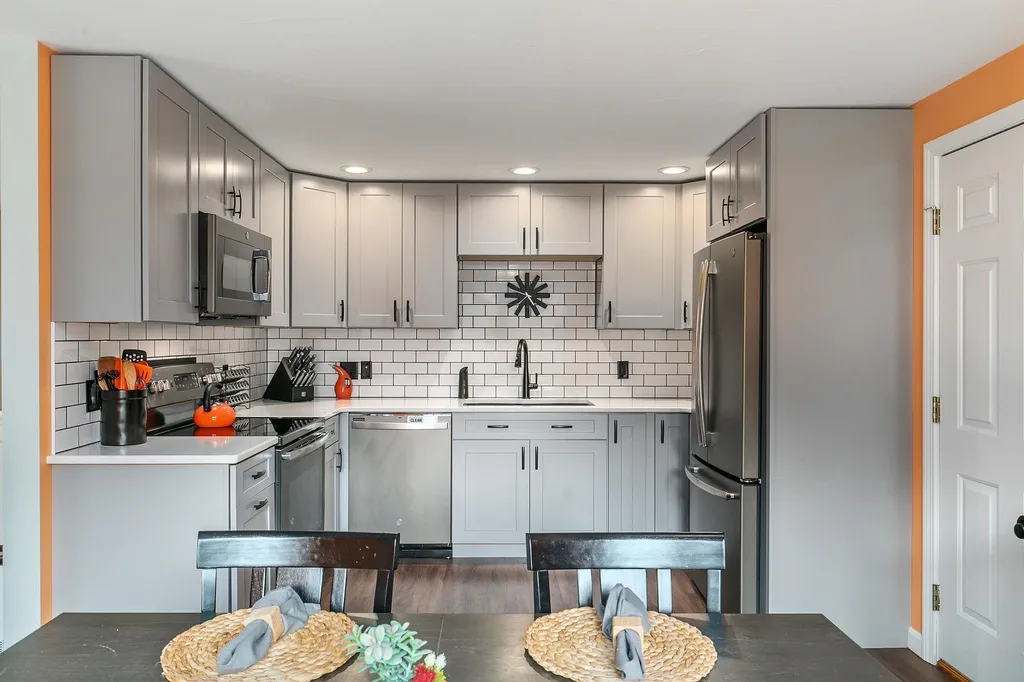 44 Lamprey Village Drive Epping NH 03042