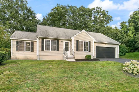 44 Lamprey Village Drive Epping NH 03042