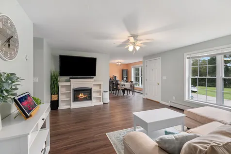 44 Lamprey Village Drive Epping NH 03042