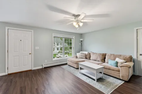 44 Lamprey Village Drive Epping NH 03042