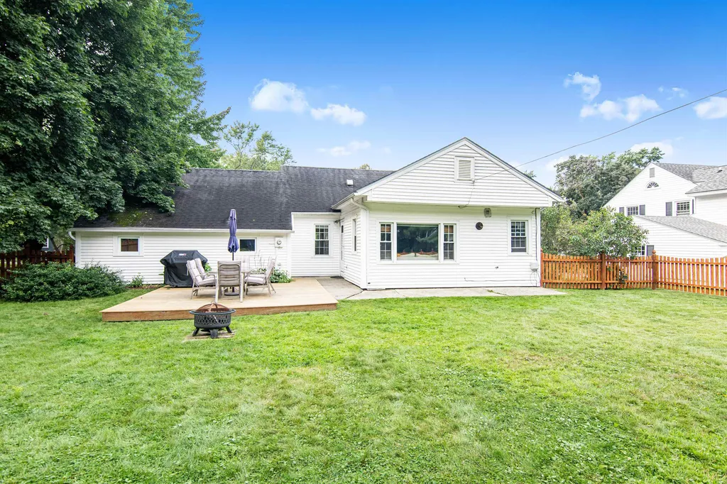 8 Brewer Parkway South Burlington VT 05403