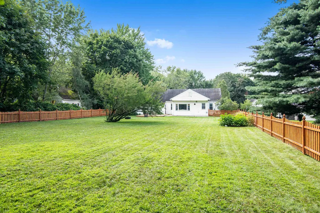 8 Brewer Parkway South Burlington VT 05403