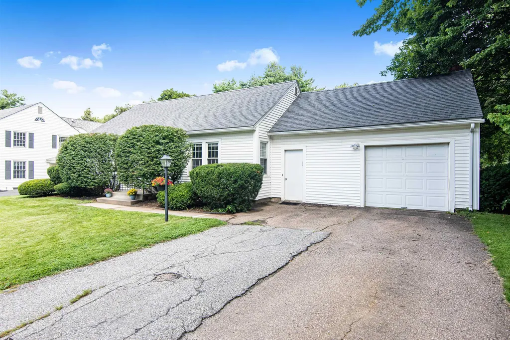 8 Brewer Parkway South Burlington VT 05403