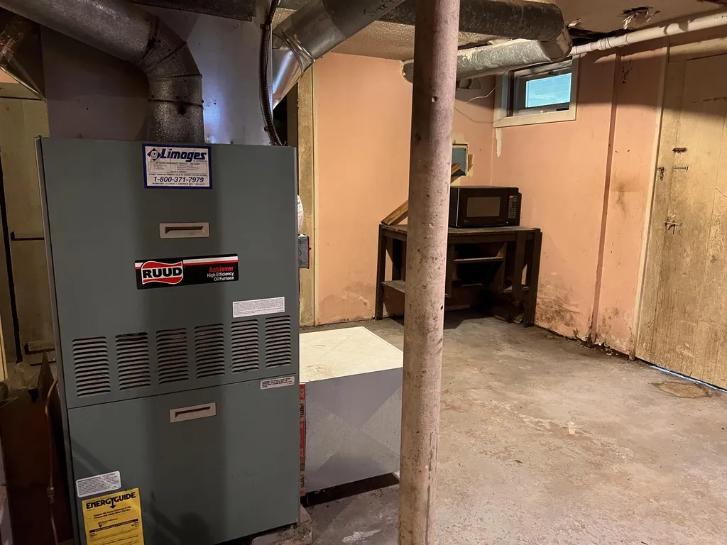 15 Bank Avenue Claremont NH 03743