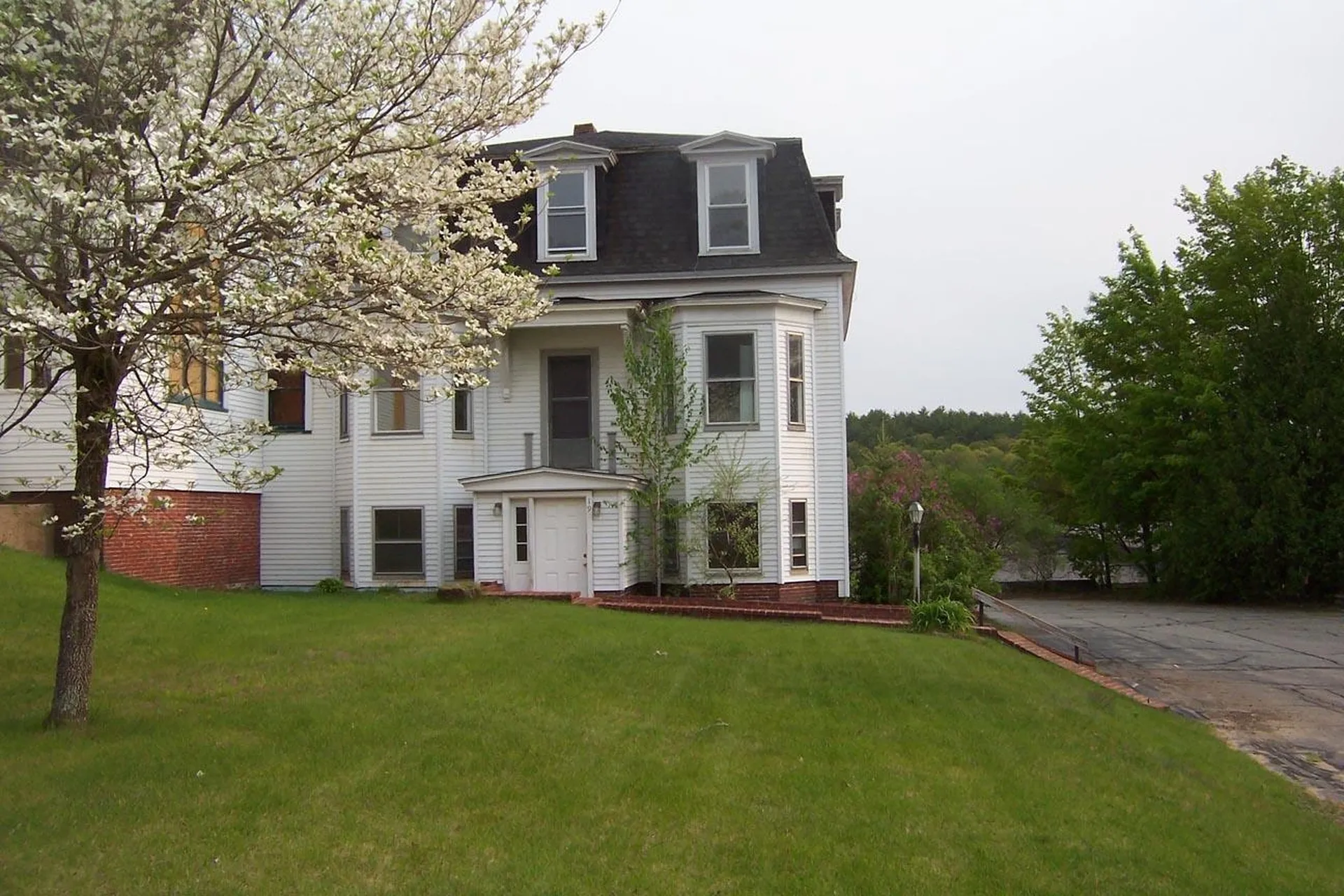 19 Hill Avenue Ashland NH 03217