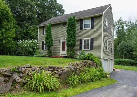 17 Norwood Road Salem NH 03079