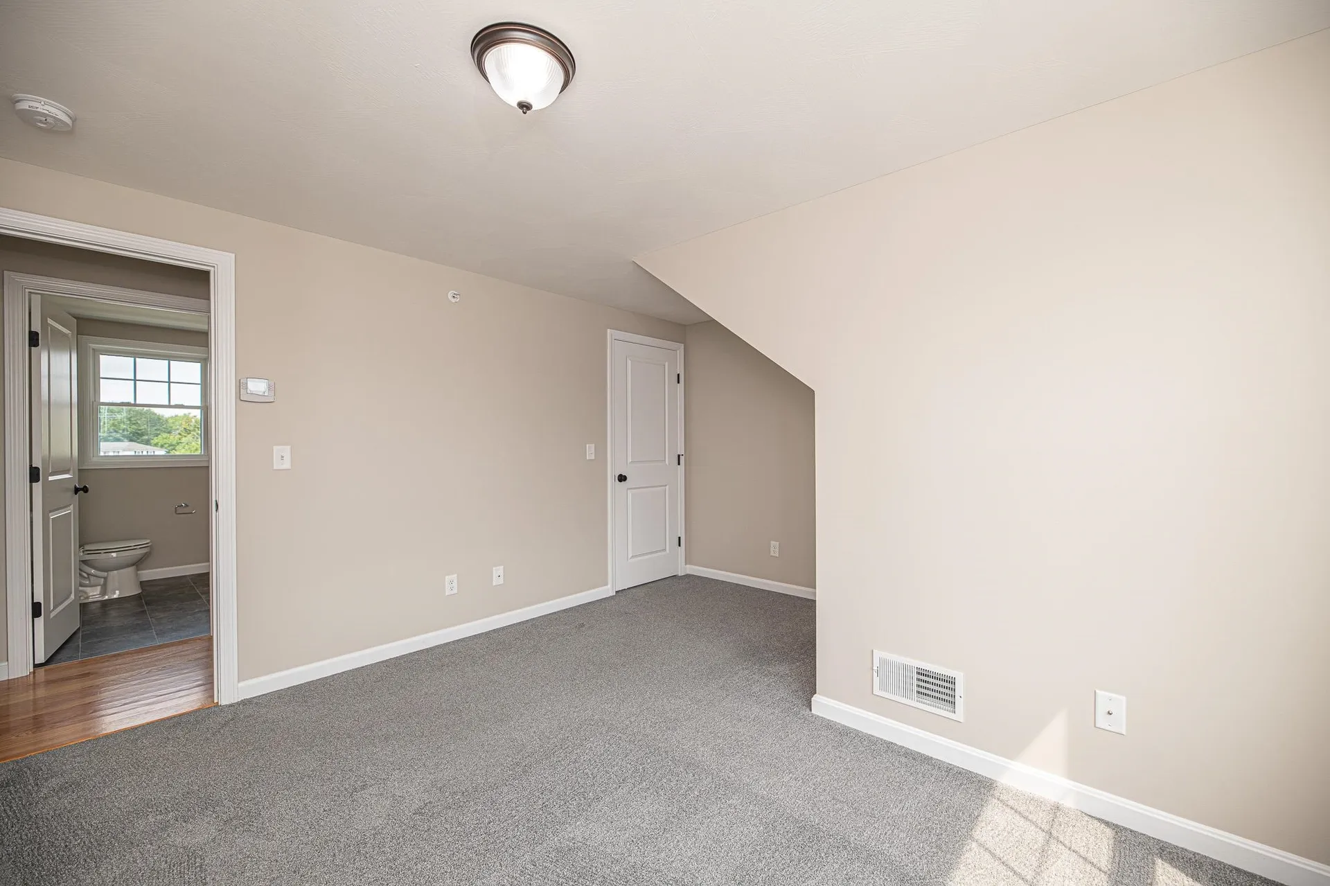 6-21 Clarendon Way Manchester NH 03103