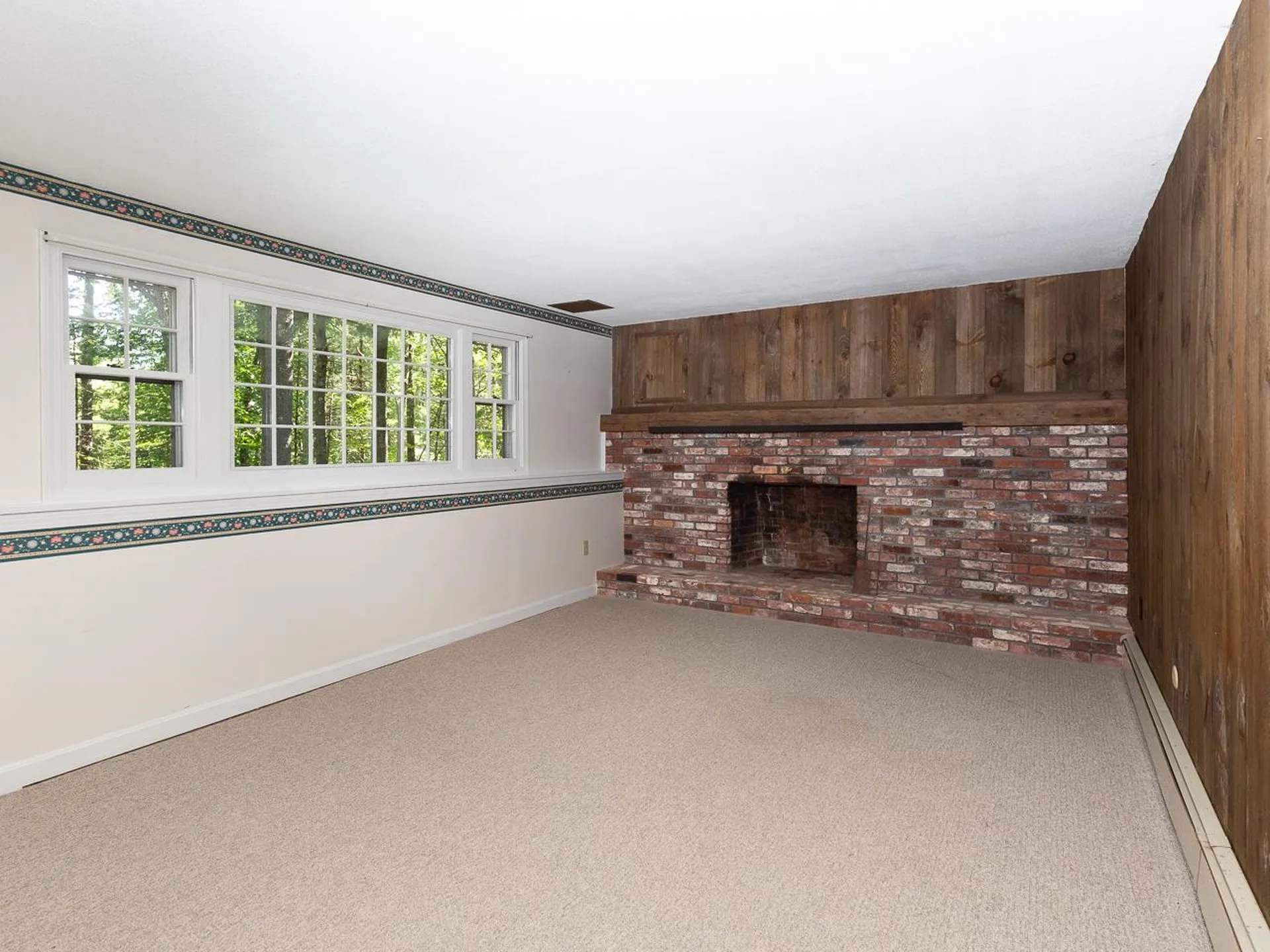 101 Garrity Road Lee NH 03861