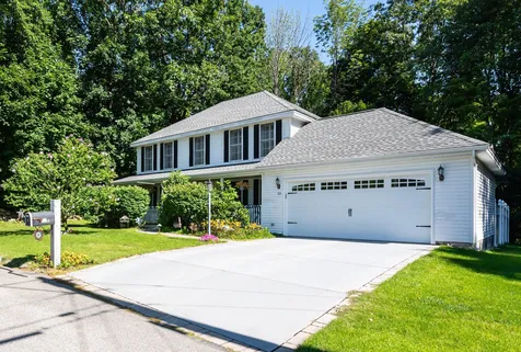 55 Green Meadow Lane Manchester NH 03109