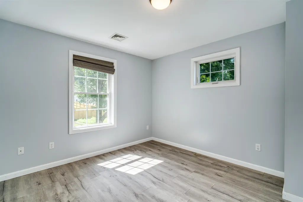 11 Waverly Street Rochester NH 03867