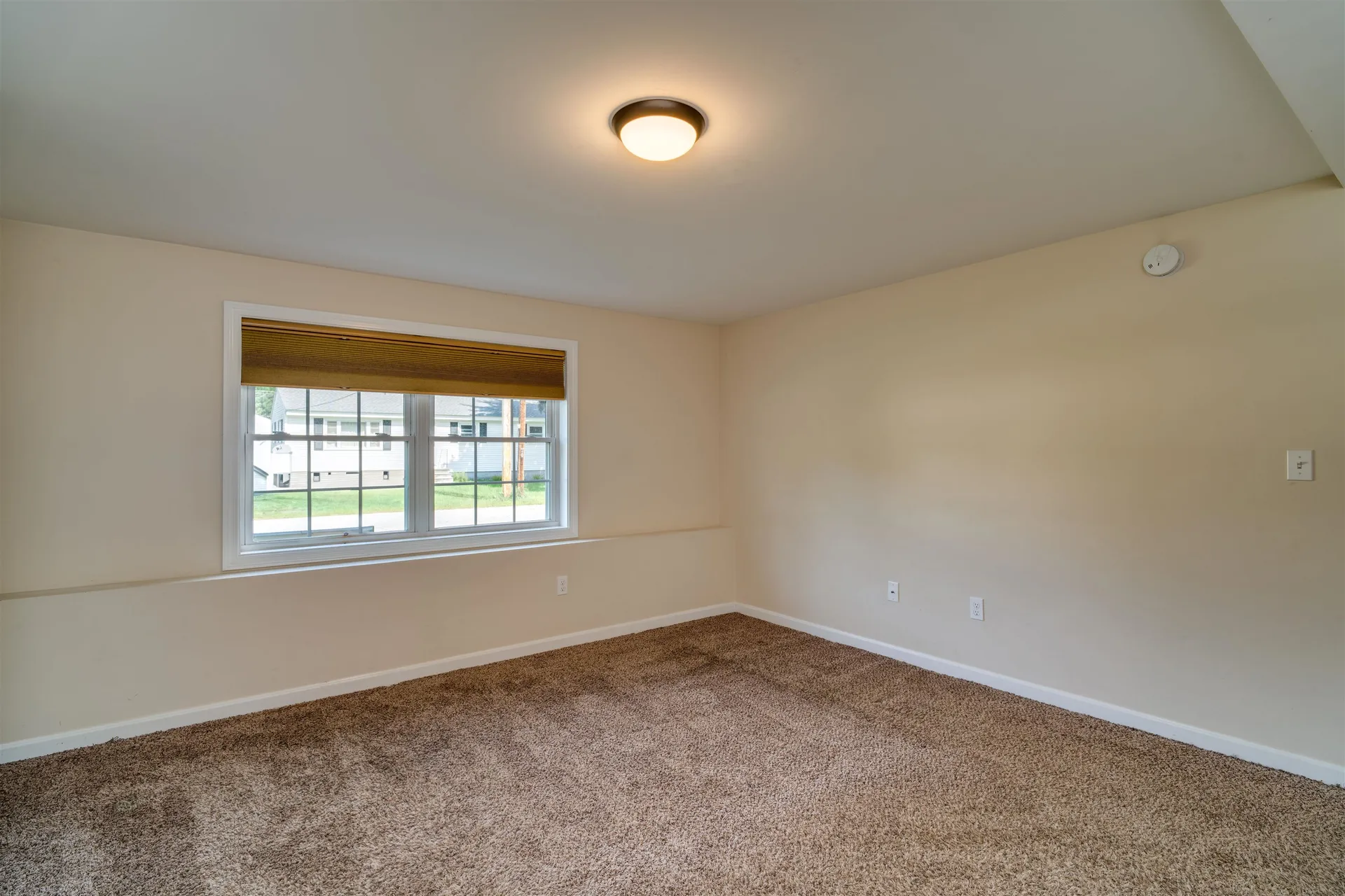 11 Waverly Street Rochester NH 03867