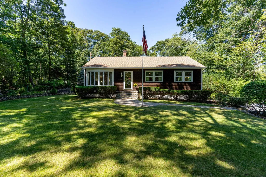 1062 Banfield Road Portsmouth NH 03801