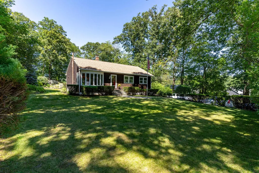 1062 Banfield Road Portsmouth NH 03801