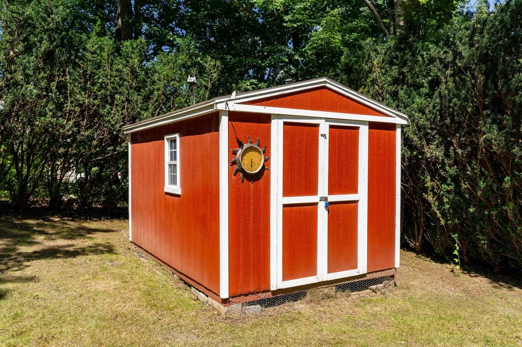 1062 Banfield Road Portsmouth NH 03801
