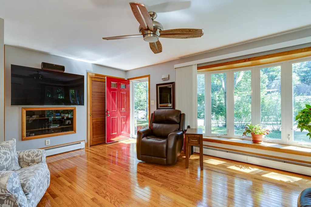 1062 Banfield Road Portsmouth NH 03801