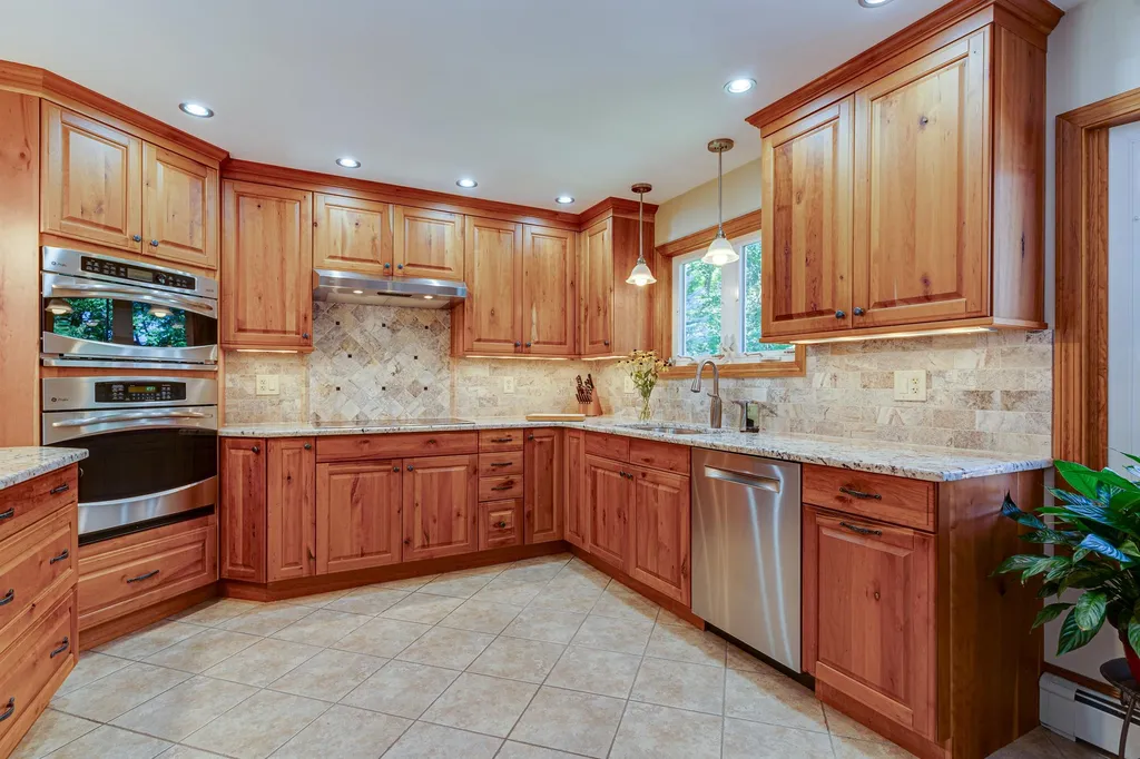 1062 Banfield Road Portsmouth NH 03801