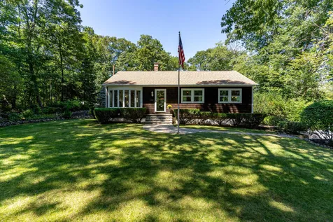 1062 Banfield Road Portsmouth NH 03801