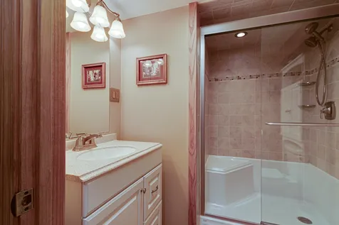 1062 Banfield Road Portsmouth NH 03801